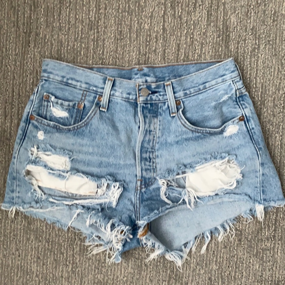 Levi’s 501 Distressed Denim Shorts (Size 28)